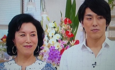 高畑淳子、へそ出し衣装でベリーダンス披露 3週間で5キロ減