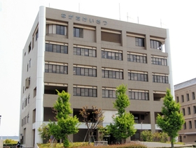 神戸新聞NEXT｜事件・事故｜リサイクル店でかばん盗み、その場で売却　男逮捕