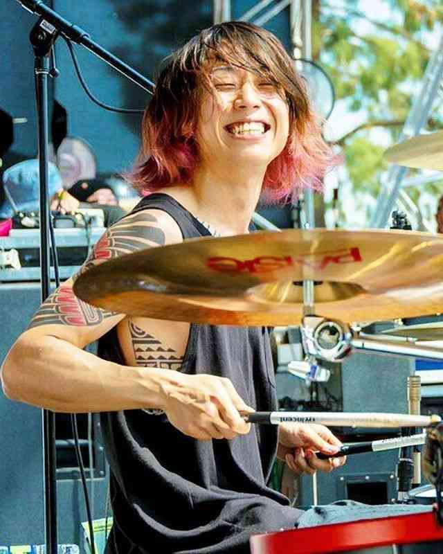 ワンオクTomoya、結婚を発表「幸せな家庭を」