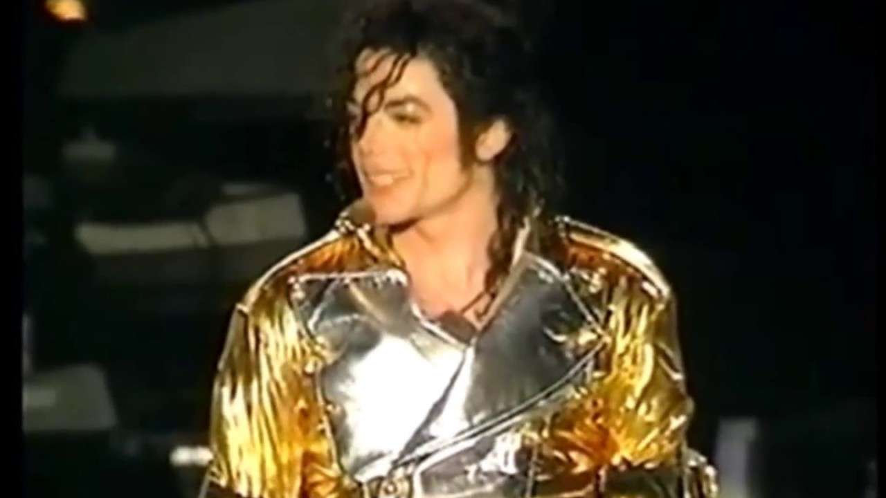 Michael Jackson  ~HIStory Tour~In The Closet~ - YouTube