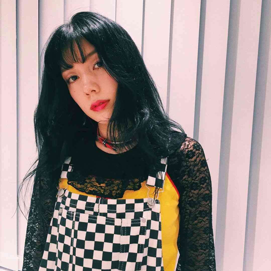 仲里依紗、ばっさりイメチェン「あなたのことはそれほど」クランクアップで脱黒髪「麗華さんさようなら」
