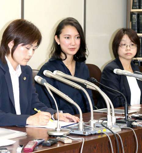 元ＴＢＳワシントン支局長を性犯罪被害で告発した女性が顔を隠さずに会見 : スポーツ報知