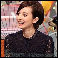 ベッキー、インスタで破れすぎなズボン姿を公開…セルフツッコミも 