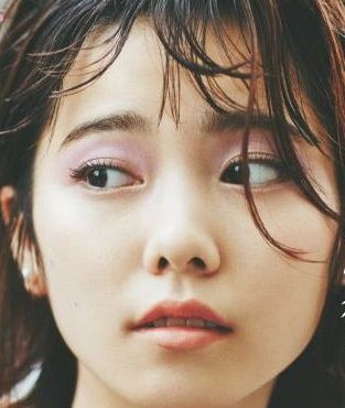 島崎遥香、ツイッターで寝顔公開　「誰が撮った？」ファンざわつく