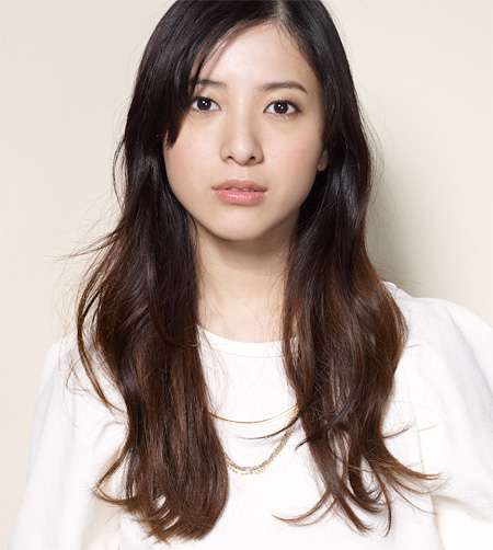 吉高由里子、「タラレバ」からのイメチェン “前髪あり”の新ヘアで登場