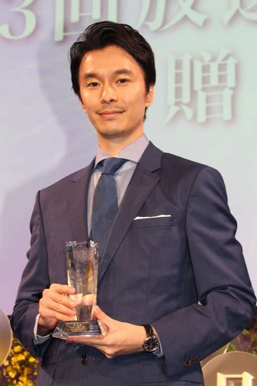 長谷川博己、漱石役で放送文化基金賞を受賞 当初は「もしかして降ろされるかと…」 - ウレぴあ総研