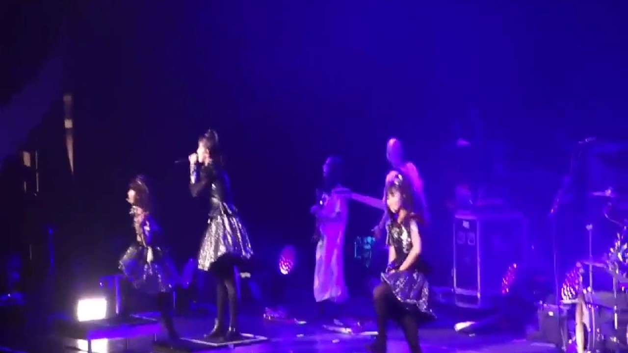 SU-METAL "Take your phones out" [Amway Center] Orlando, FL - YouTube
