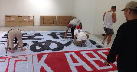    安倍やめろの巨大横断幕、しばき隊が2015年につくったものと一致。集団の正体が明らかに | netgeek