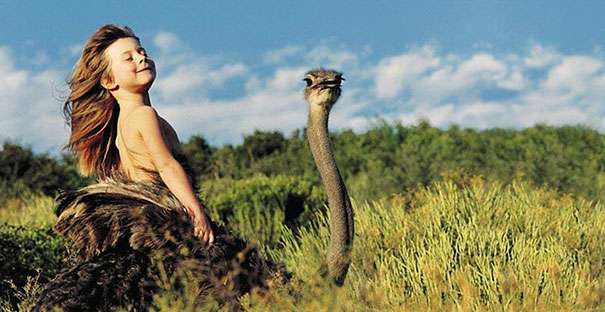 【アフリカで野生動物と共に育った少女】その生活は映画のように美しい - FEELY
