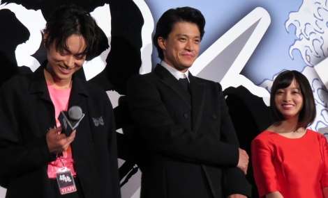 『銀魂』エリザベスの声は山田孝之 舞台あいさつに着ぐるみで登場