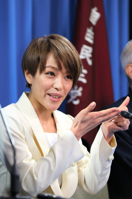 自民党から立候補？今井絵理子さんと高市早苗総務大臣がダブって見える。 - NAVER まとめ