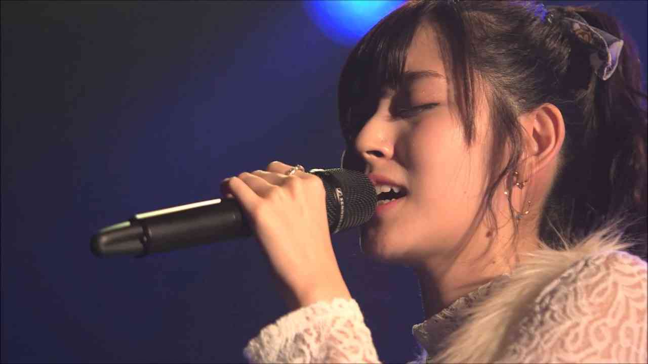 鈴木愛理　「三日月」 - YouTube