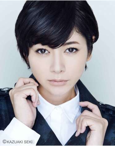真木よう子、美人女優たちと“オトナのオンナ”バトル 連ドラ『セシルのもくろみ』主演
