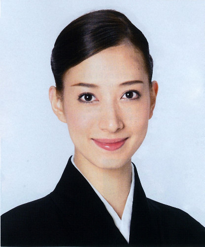 屈指の美貌で人気…宝塚歌劇宙組娘役・伶美うららが11月に退団 (スポーツ報知) - Yahoo!ニュース