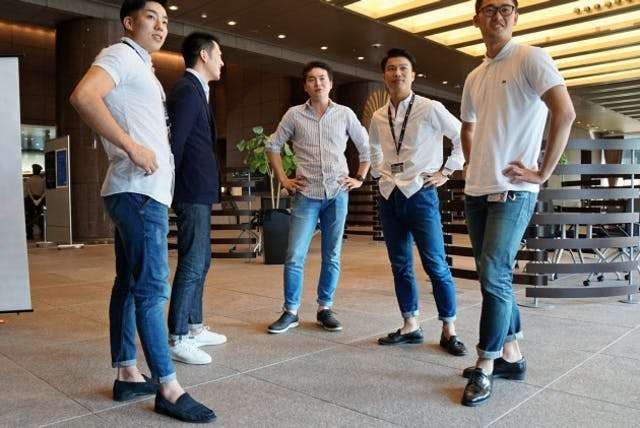 あなたの職場でも？　「くるぶし男子」増殖中！　NEXTクールビズ、着崩すおしゃれ （NIKKEI STYLE） - Yahoo!ニュース