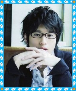 メガネ男子好きな人〜