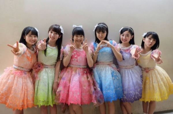 好きな女性アイドルグループの好きな衣装を貼るトピ