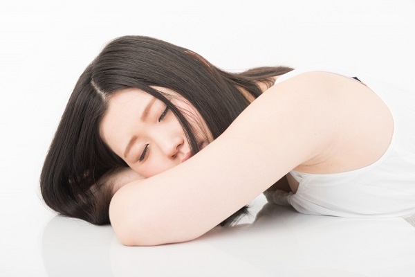 一晩寝ても疲れ取れず 働く女性の6割が「過緊張」状態にあることが判明