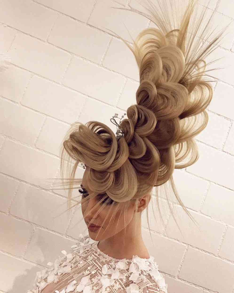 髪なのに何て美しい! ヘアアーティストの妙技に圧倒されてしまう人、続出