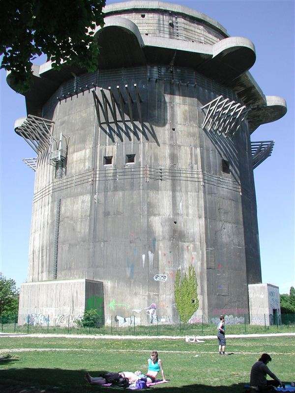 〈苦手な人注意〉巨大建造物を貼るトピ