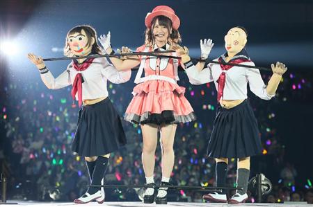 好きな女性アイドルグループの好きな衣装を貼るトピ