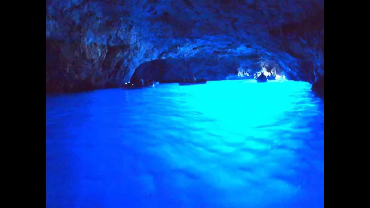 【ヒーリング】洞窟を流れる川【睡眠・瞑想・集中力の維持・α波】（Healing of a natural sound.The river which flows through a cave.） - YouTube