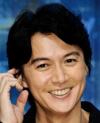 福山雅治も素足に革靴　萌えコメント殺到