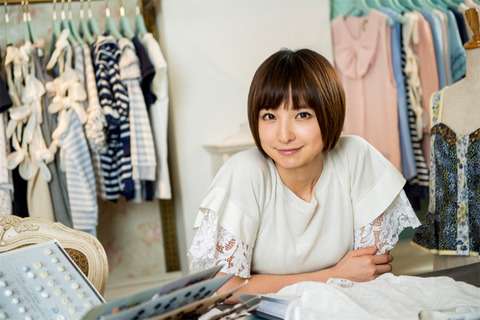 篠田麻里子ブランドricoriが破産で全店舗閉店！原因はダサい服と高価格で売上低調、販売会社リゴレが自己破産申請！過去には関東連合・金子賢が資金源との黒い噂も【画像・動画】 : NEWSまとめもりー｜2chまとめブログ