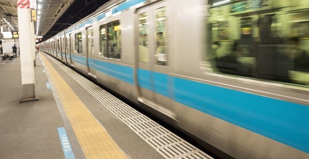 客の強行乗車を制止した車掌の「一言」→これは言い過ぎでしょうか？ | BUZZmag