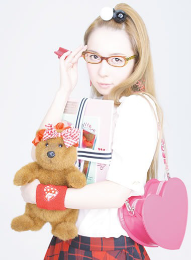 the brilliant green川瀬智子、42歳の「すっぴん」 自撮り＆SNOW連発インスタの評判は