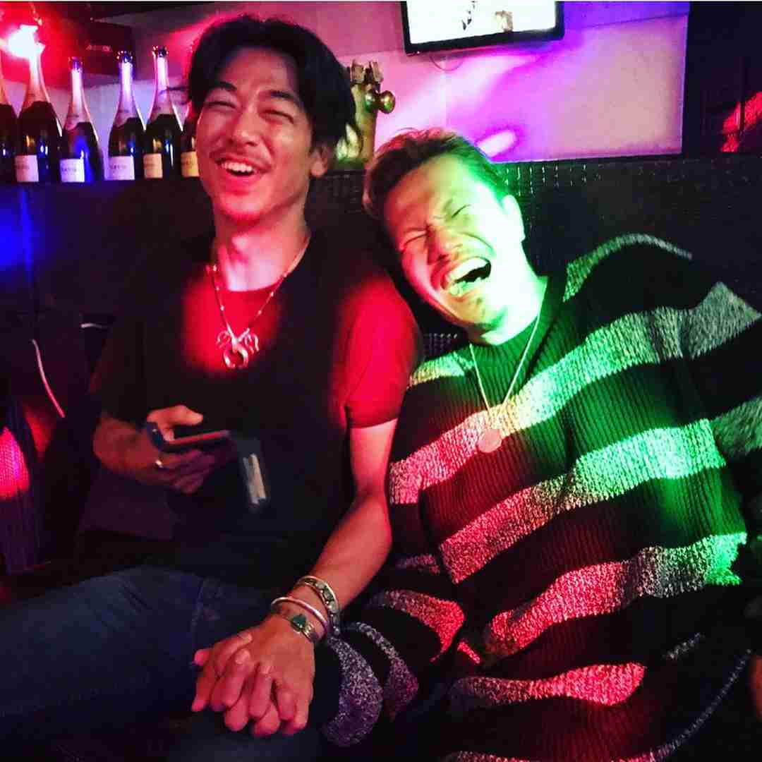 EXILE ATSUSHI、AKIRAと恋人つなぎ2ショット　今後の活動についてファンへ謝罪＆心境つづる