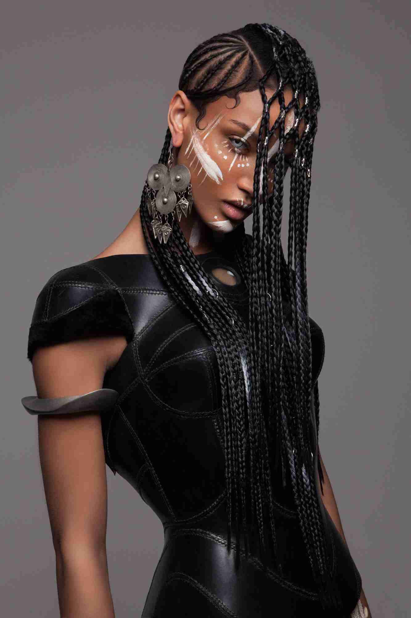 ジョジョに似てる!?世界的に有名なヘアアーティストの最新コレクションが斬新すぎる