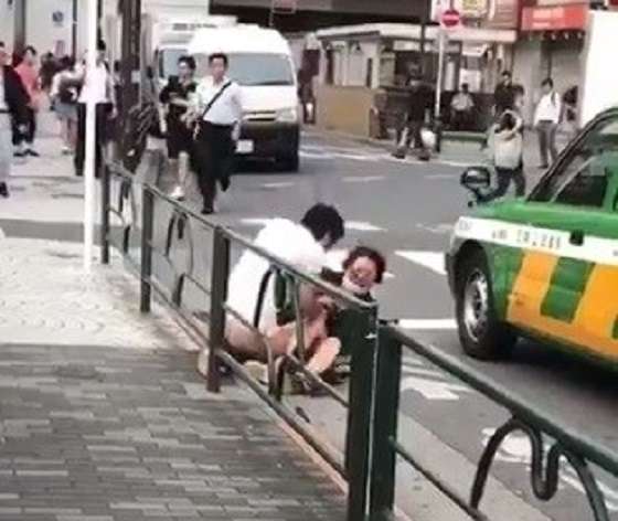 池袋で白昼に路上レイプ！支那人男が復縁求めて元カノ支那人を強姦するところを支那人が動画撮影！