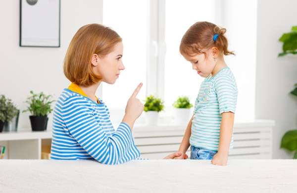 「叱る子育て」「褒める子育て」結局、どっちなの？ | わが子を叱れない親 | ママの知りたいが集まるアンテナ「ママテナ」