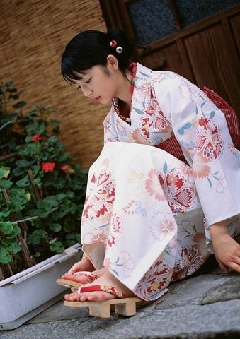 夏！浴衣姿の有名人画像