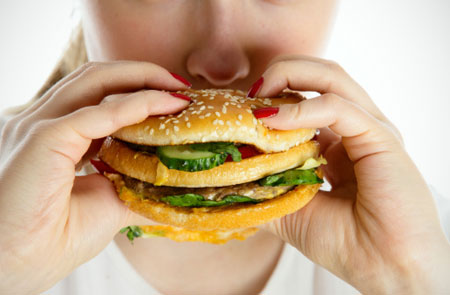 日本マクドナルド死亡！抗生物質漬けの鶏肉使用か！？マック「心配なら購入控えて」