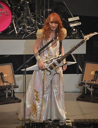 THE ALFEEのリーダー、高見沢俊彦さんが初の小説「音叉」発表へ 「オール読物」9月号に1970年代舞台の青春物語