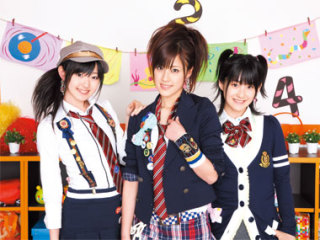 好きな女性アイドルグループの好きな衣装を貼るトピ