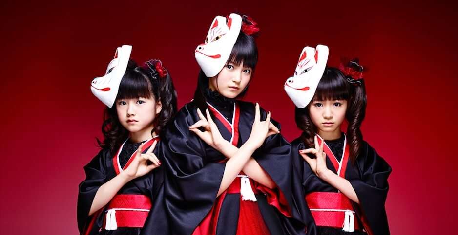 好きな女性アイドルグループの好きな衣装を貼るトピ