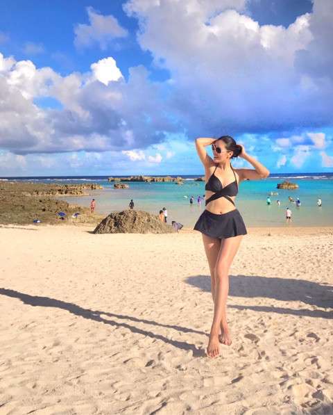 アンミカ「45歳にして初」、ナイスバディなビキニ姿に称賛