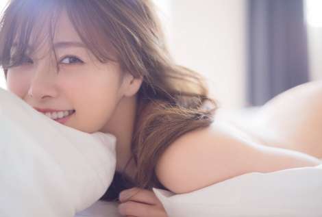 白石麻衣写真集、“乃木坂46史上最高”の初版10万部が決定 | ORICON NEWS