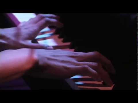 諫山実生「月のワルツ」LIVE ver. - YouTube