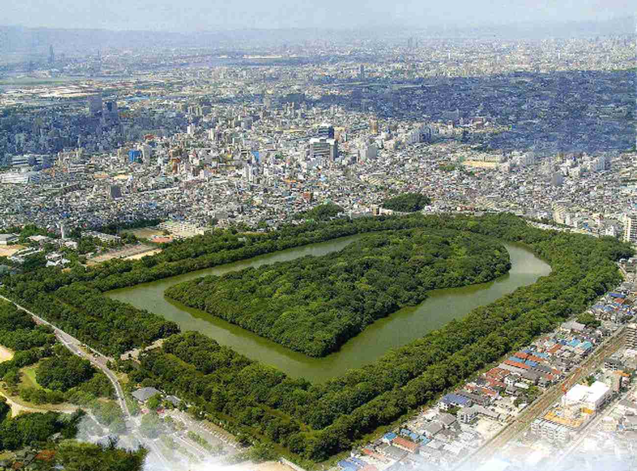 このままでいいのか。仁徳天皇陵は事務所改修という名の破壊ではないか。 - さくらの花びらの「日本人よ、誇りを持とう」 - Yahoo!ブログ