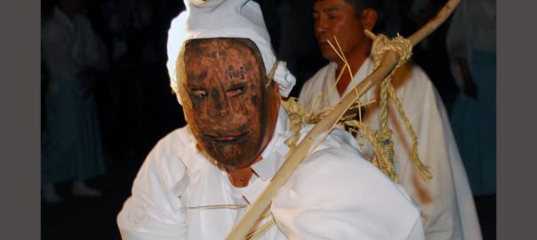 大分県国東市　ケベス祭は、異様さで圧倒される火祭り | 美しい日本、この一枚。