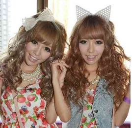 人気双子モデル・吉川ちえ&ちか、そろって整形手術再び「顎がはえたよん」