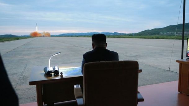 なんて事も無い普通の画像に盛りに盛った釣りタイトルを付けるトピ