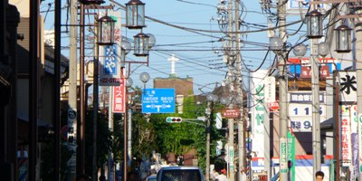 東京都が進める無電柱化の実態 住民からは苦情、業者は冷ややか