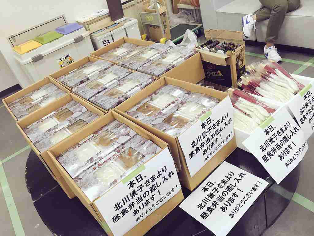 芸能人の差し入れがみたい!!