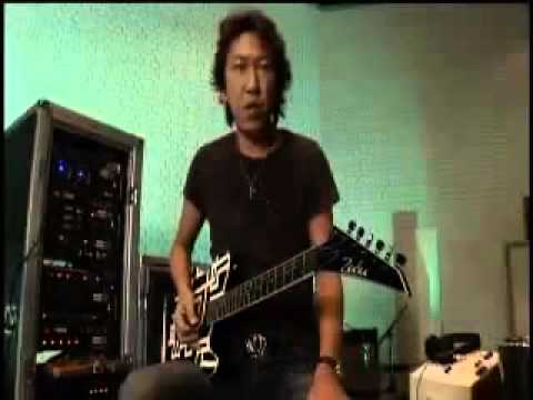 布袋寅泰によるBAD FEELINGの演り方 - YouTube