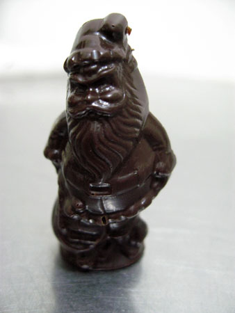 【下ネタ注意】クリスマスの「サンタチョコ」が卑猥すぎて子供には見せられないレベルwww